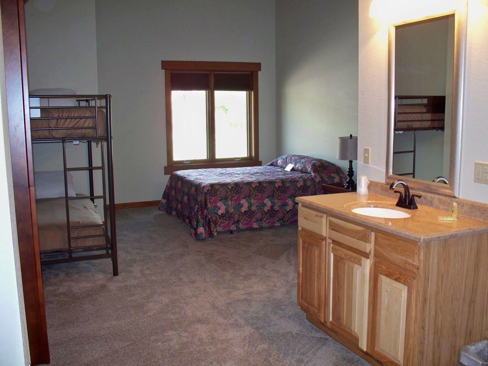 Canyon Lake Resort ラピッドシティ エクステリア 写真