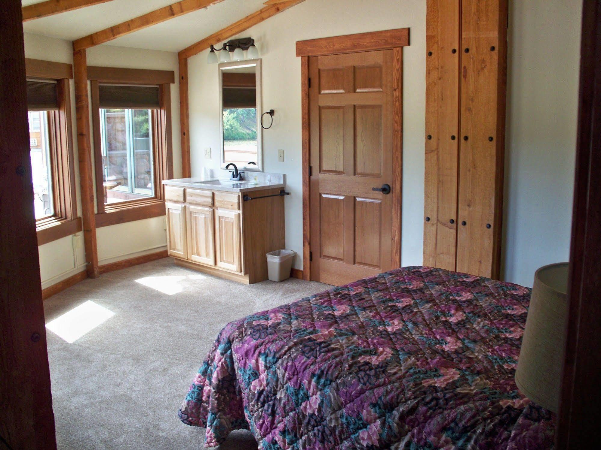 Canyon Lake Resort ラピッドシティ エクステリア 写真